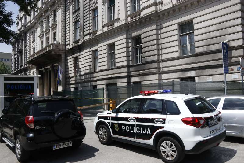 Dojave o bombama mailom stigle iz inostranstva, telefonske iz BiH