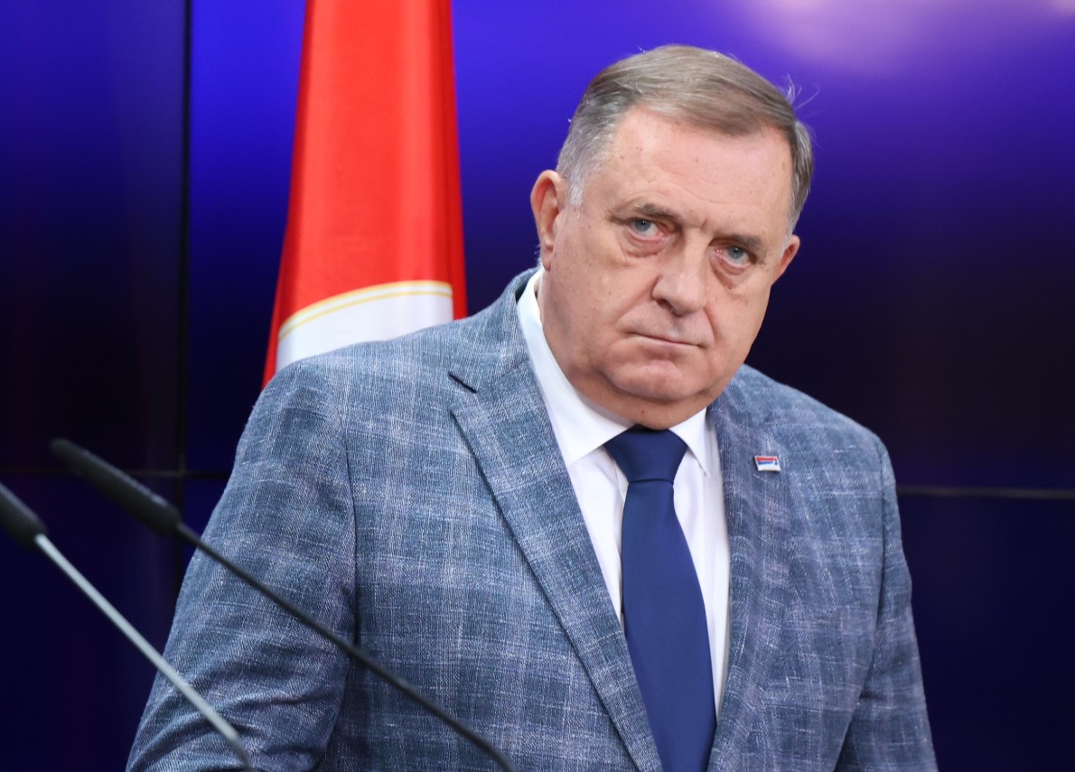 Dok BHRT čeka milione, Dodik najavio "potpunu zaštitu" RTRS-a