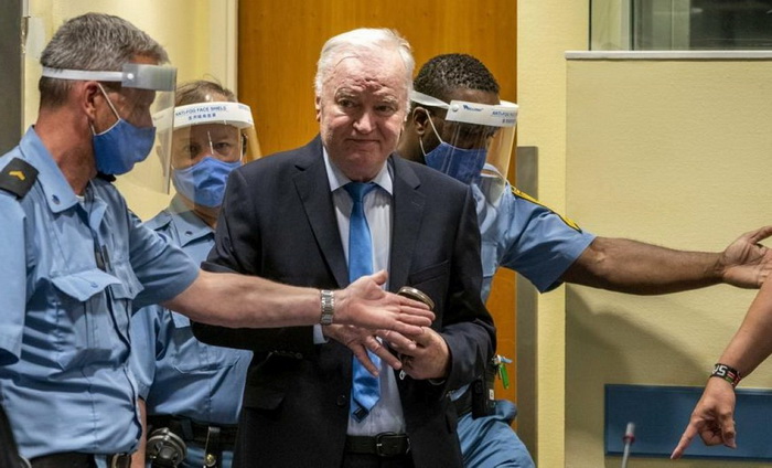 Dok cijeli svijet pozdravlja presudu Mladiću, u RS jača glorifikacija