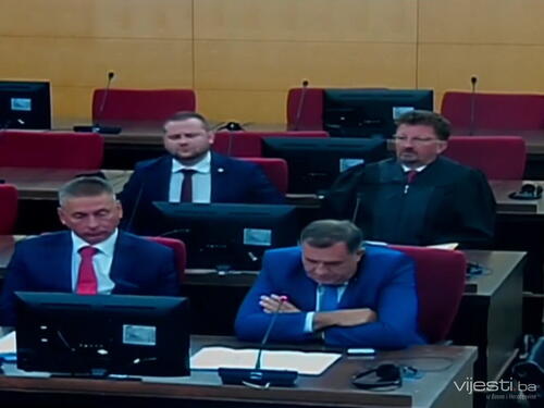 Dok Dodik čeka nastavak suđenja, SNSD vrši pritisak na Sud