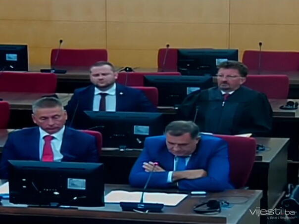 Dok Dodik čeka nastavak suđenja, SNSD vrši pritisak na Sud