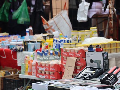 Dok Sarajevom hara zaraza, na autopijaci prodaju mlijeko, jaja, ćevape s trotoara