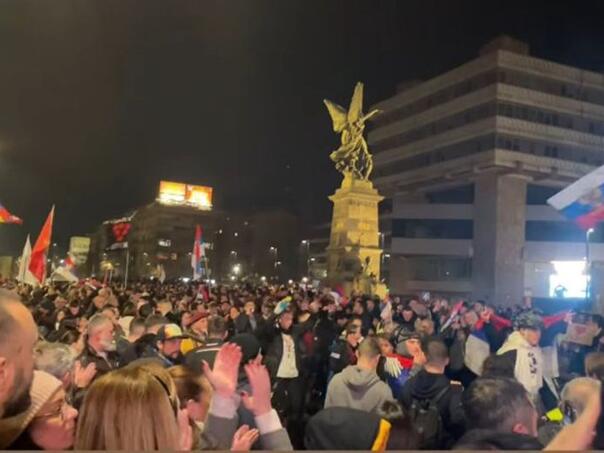 Dok se Vučić bavi BiH, u Srbiji nastavljeni protesti: Studenti nastavili put