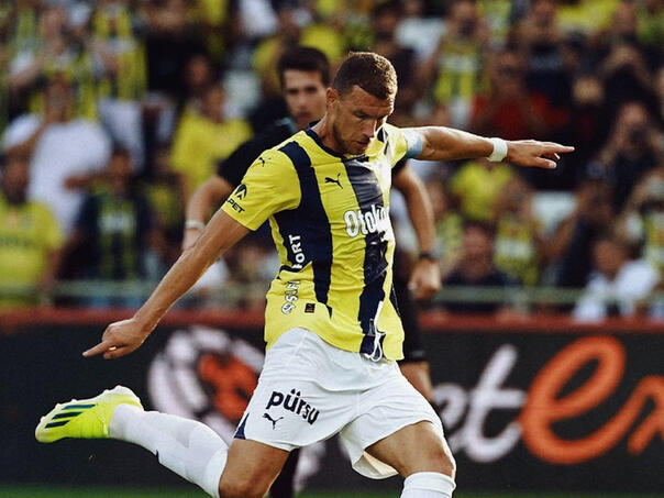 Dok svi pričaju o transferu u Hajduk, Džeko postigao novi gol za Fener