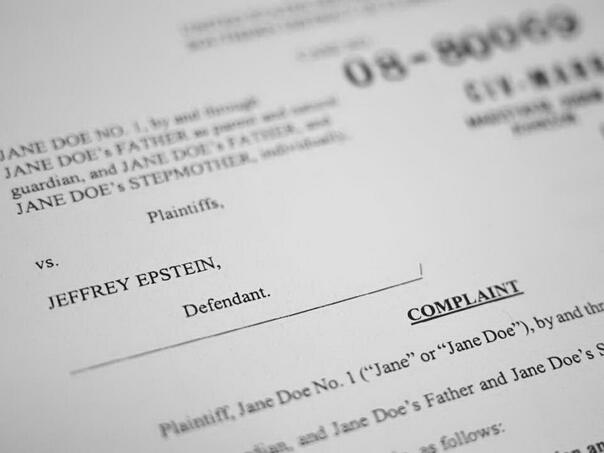 Dokument pokazuje da će Ministarstvo pravde SAD pregledati 5,2 miliona stranica Epsteinovih dosijea