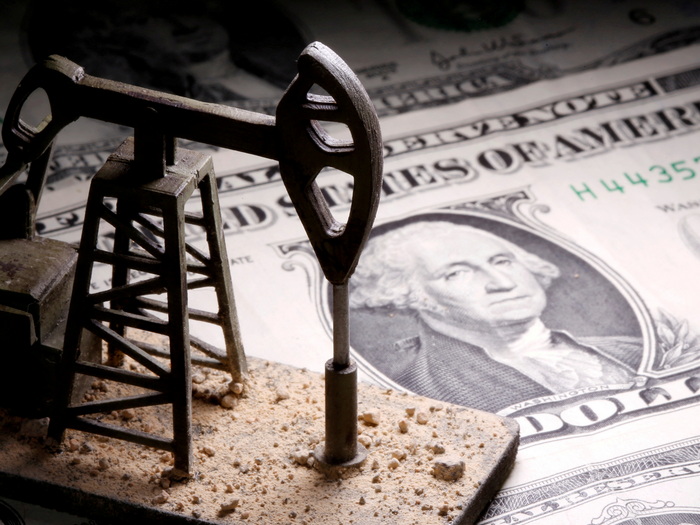Dolar ojačao, cijene nafte porasle