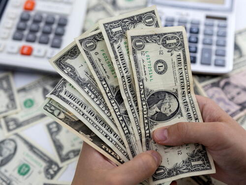 Dolar ojačao šestu sedmicu zaredom