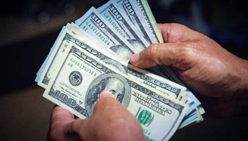 Dolar potonuo na najnižu razinu od 2018.