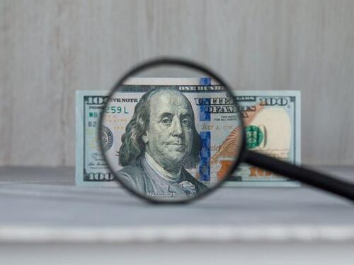 Dolar žestoko pao: Situacija neviđena 22 godine