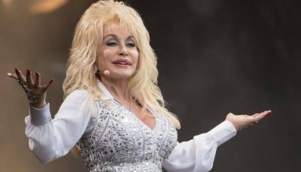 Dolly Parton ne želi svoj kip pred parlamentom Tennesseeja