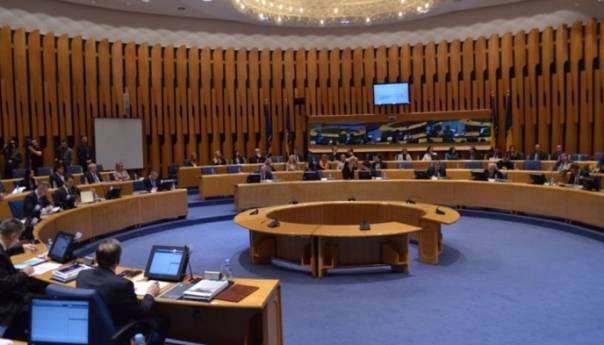 Dom naroda BiH danas o platama i naknadama