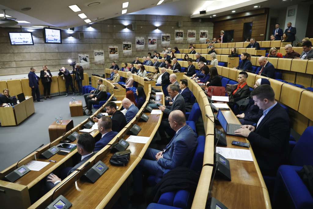 Dom naroda Parlamenta FBiH prihvatio predložene izmjene Zakona o bankama