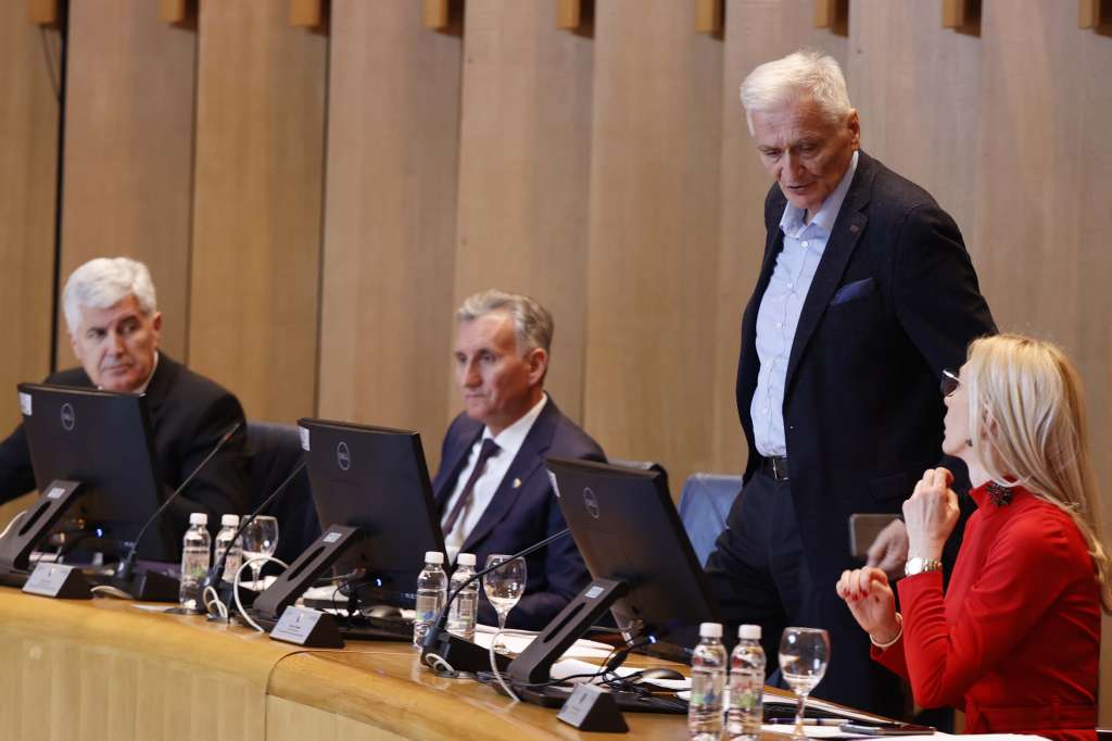 Dom naroda PSBiH danas o platama i budžetu