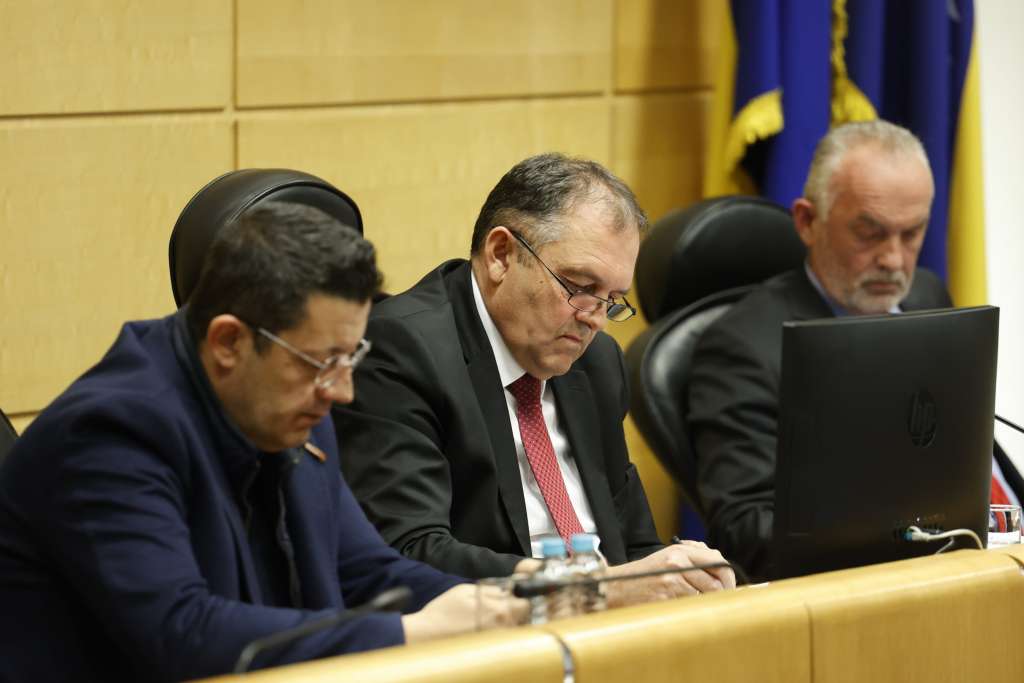 Dom naroda Rezolucijom apeluje da PU odblokira račun BHRT-u