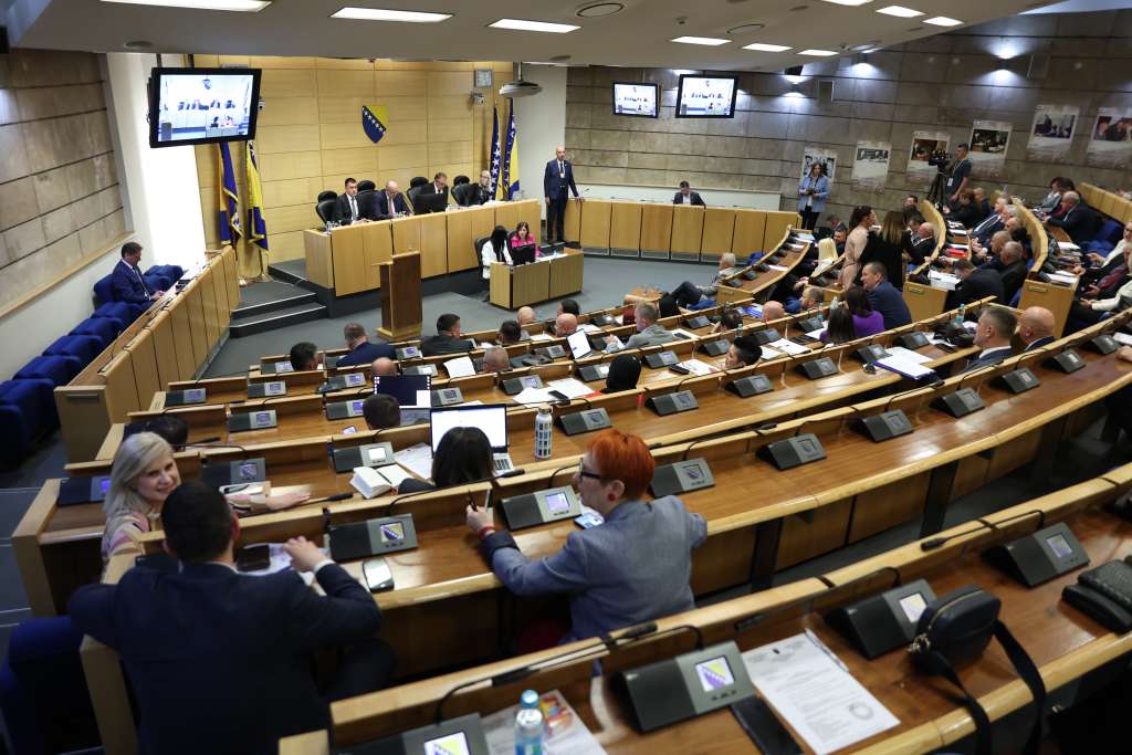 Dom naroda upoznat s Vladinom odlukom o izdvajanju novca u Fond solidarnosti u 2025. godini