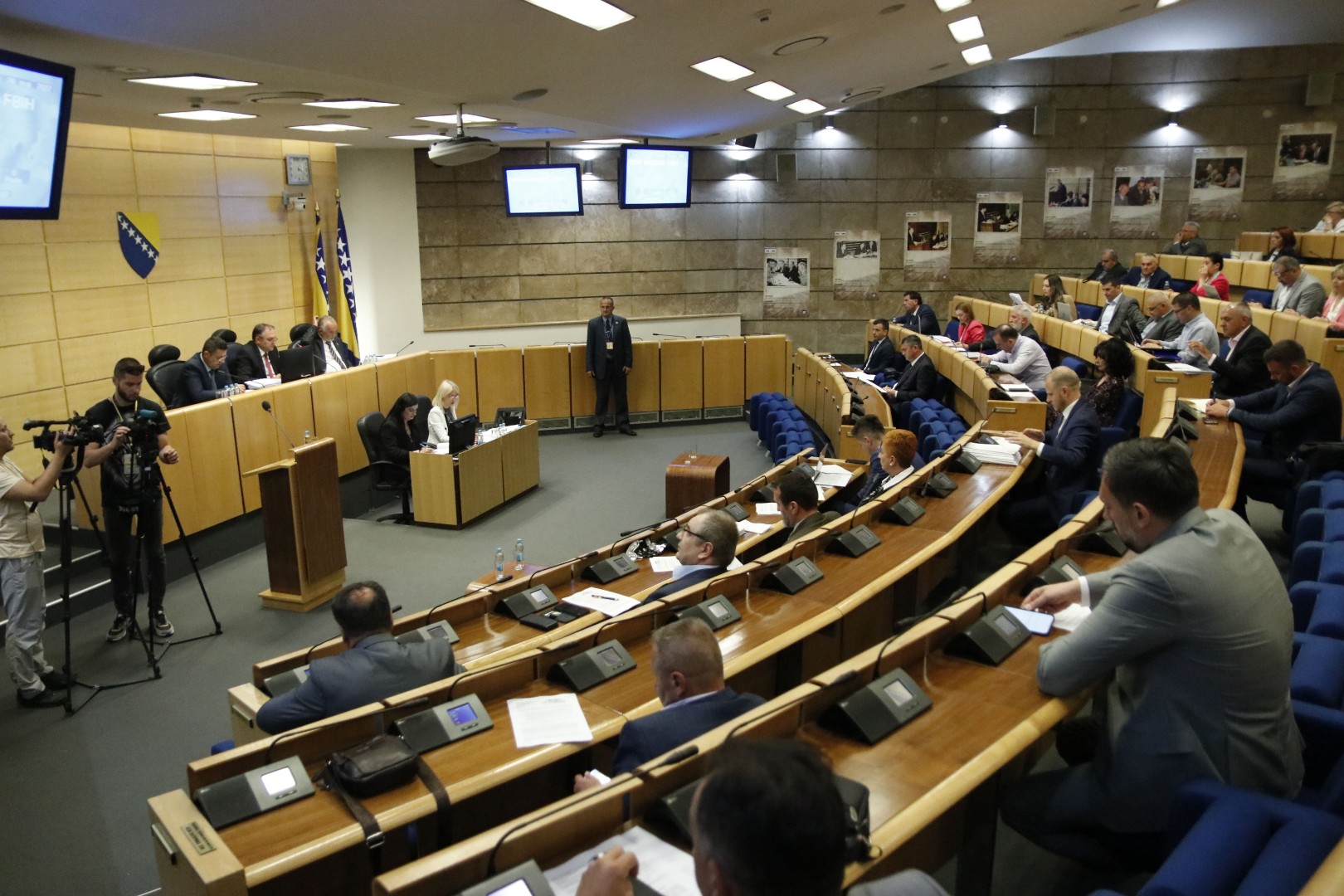 Dom naroda: Usvojen Zakon o materijalnoj podršci porodicama s djecom