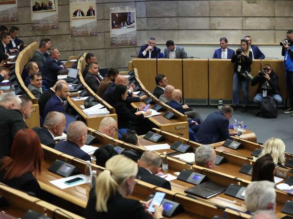 Dom naroda usvojio dva boračka zakona i produžio rok za otkup stanova u FBiH certifikatima