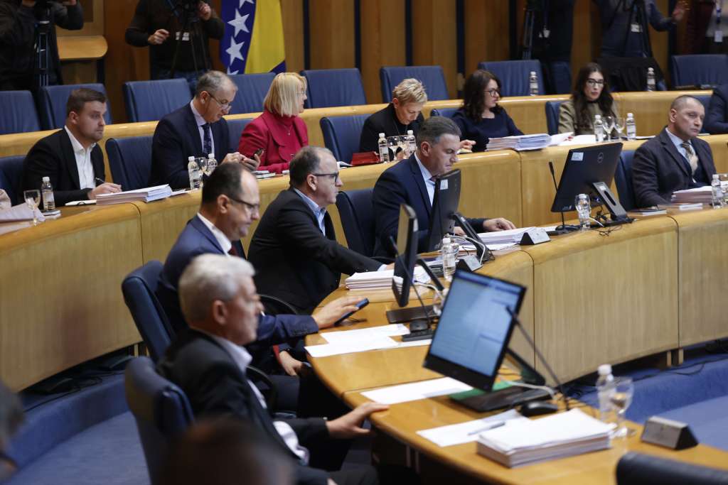 Dom naroda usvojio Zakon o izmjenama i dopuni Zakona o VSTV-u