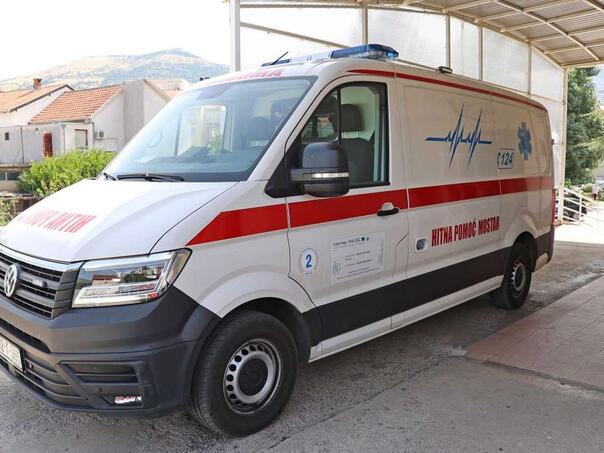 Dom Zdravlja Mostar šalje pet ekipa hitne pomoći na poplavom pogođena područja
