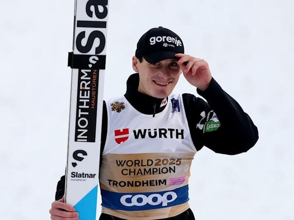 Domen Prevc pobijedio u Vikersundu, postigao let od 247 metara