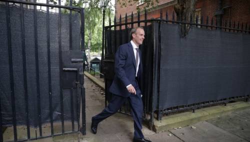 Dominic Raab odbija pozive da podnese ostavku nakon kritika britanske javnosti
