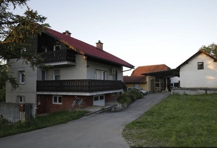 Domžale: Nožem ubio baku, djeda i strica