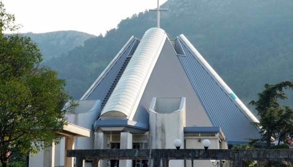 Don Berezovski na Veliki petak poručio vjernicima da ostanu zajedno u molitvi