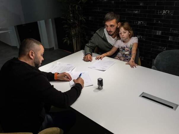 Vrijedna donacija: Novi početak za Dinu Begića nakon tragičnog gubitka supruge