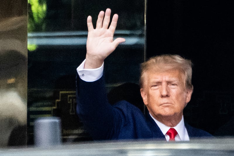 Donald Trump se izjasnio da nije kriv, poletio prema Floridi