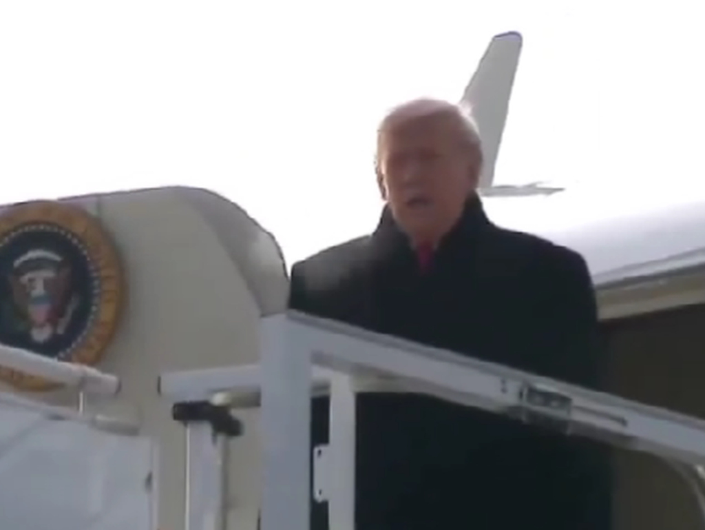 Donald Trump sletio u Cirih, uskoro slijedi obraćanje