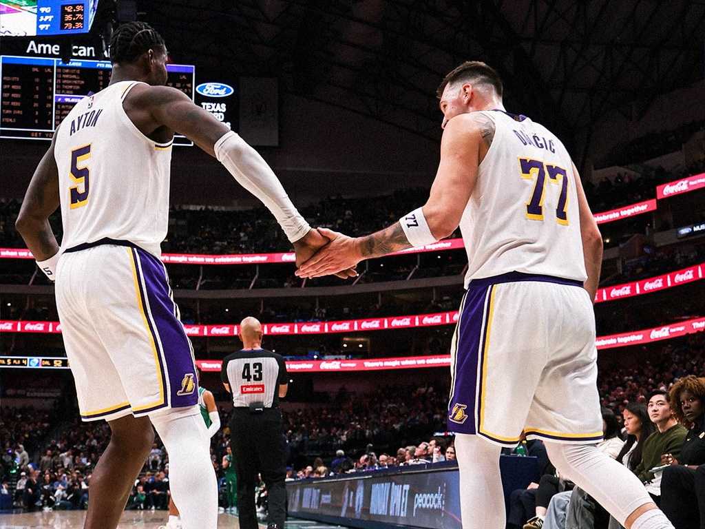 Dončić se sa stilom vratio u Dallas: Sjajnom utakmicom vodio Lakerse do pobjede