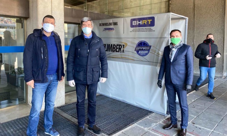 Donirani dezinfekcioni tuneli Hitnoj pomoći KS i Radioteleviziji BiH