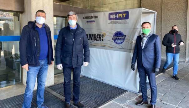 Donirani dezinfekcioni tuneli Hitnoj pomoći KS i Radioteleviziji BiH