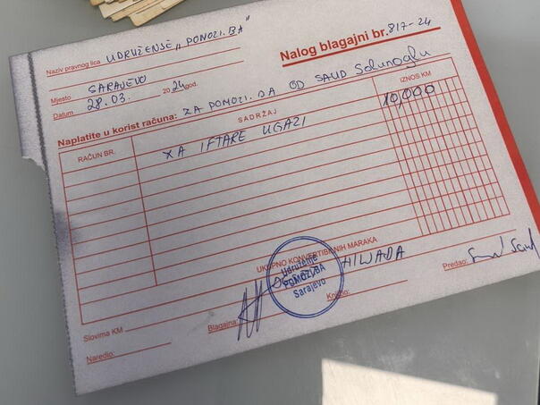 Donirao 10.000 KM za iftare u Gazi: 'Bogat nije onaj ko puno ima, već ko puno daje'