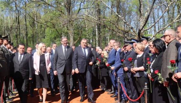 Donja Gradina: Na obilježavanju Vučić i Dodik