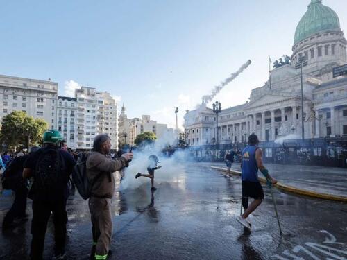 Donji dom argentinskog Kongresa odobrio sporni zakon o reformi rada