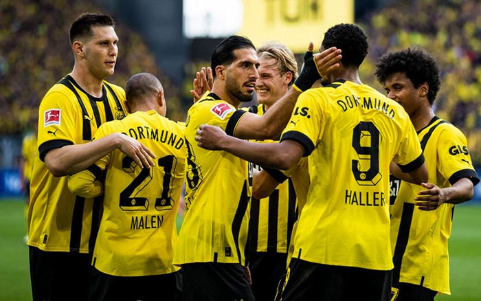 Dortmund pobjedom nastavio put prema tituli prvaka