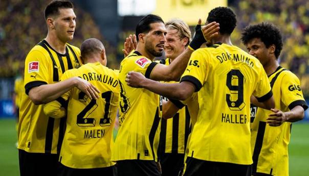 Dortmund pobjedom nastavio put prema tituli prvaka