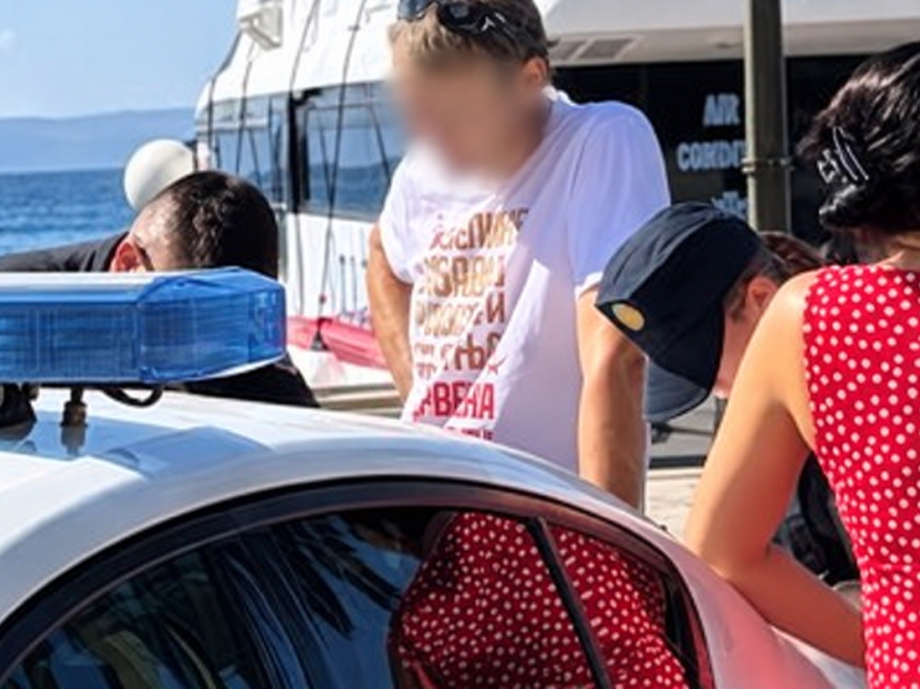 Došao u Makarsku u majici Crvene zvezde, bacili ga u more