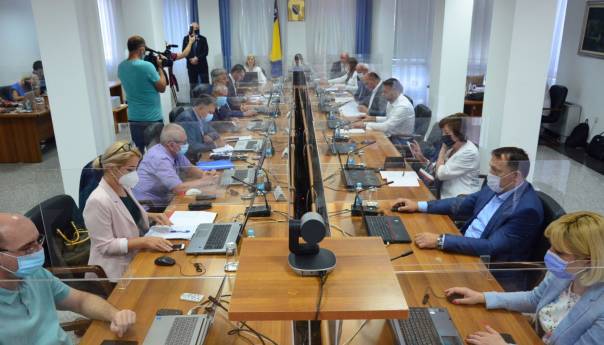 Dostavljen potpisani ugovor za nabavku 500.000 Sinopharm vakcina za FBiH