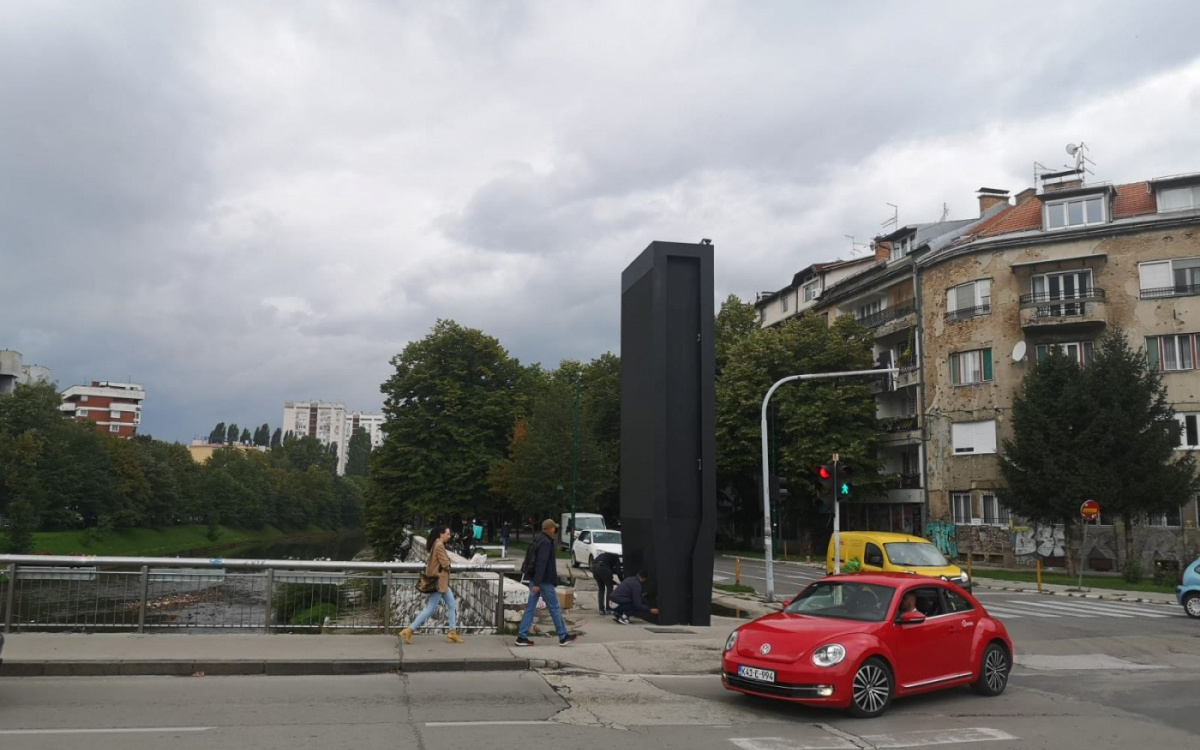 Dozvoljeno 1.54m2 površine, pano zauzeo površinu od 18m2