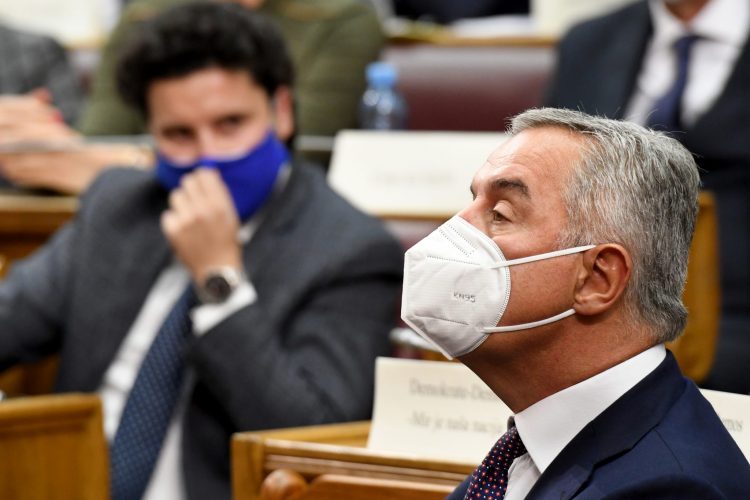 DPS pokazao da više voli državu od svoje vlasti u njoj