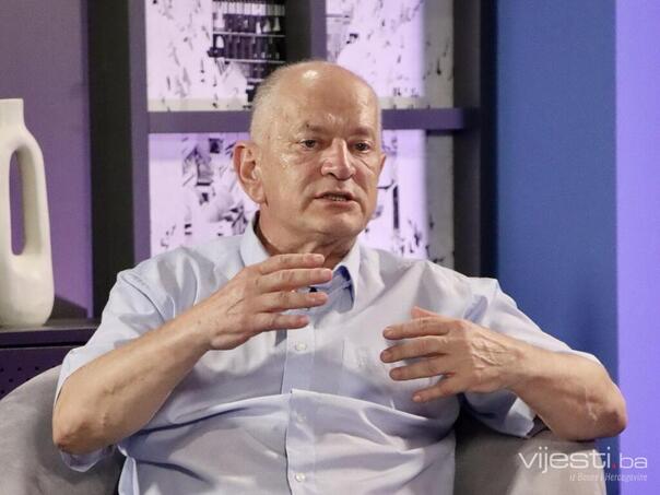 Dr. Gabrić: Veseli me kada ljudima vratim vid, radim 2500 operacija godišnje