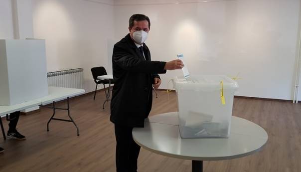 Dr. Guzin glasao na izborima u Mostaru: Sretan sam