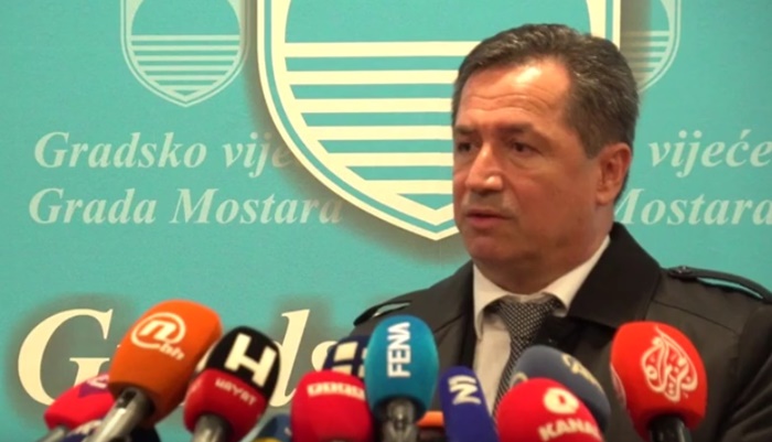 Dr. Guzin: Ostaviti se ružnih riječi, spustiti tenzije i izabrati gradonačelnika