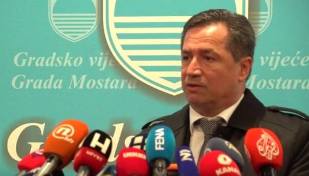 Dr. Guzin: Ostaviti se ružnih riječi, spustiti tenzije i izabrati gradonačelnika