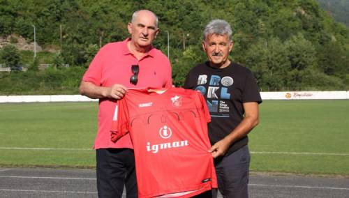 Dragan Stojković Bosanac posjetio trening Igmana i 'zadužio' dres