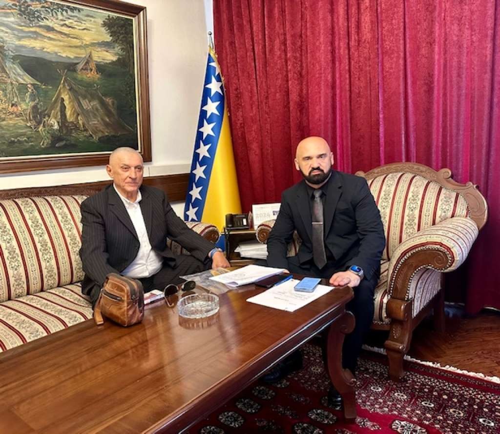 Dragan Vikić u posjeti Isaku, razgovarali o stanju u Specijalnoj policijskoj jedinici