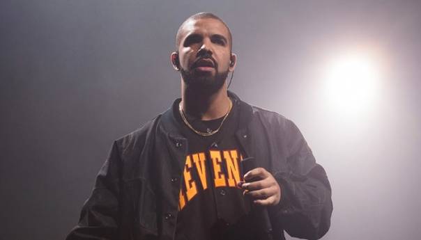 Drake se oglasio nakon kobnog koncerta Travisa Scotta