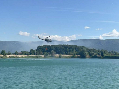 Drama kod Drvara: Požar se širi prema 20 kuća, teren miniran i nepristupačan